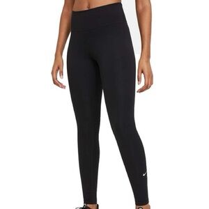 B34 Nike Black Leggings